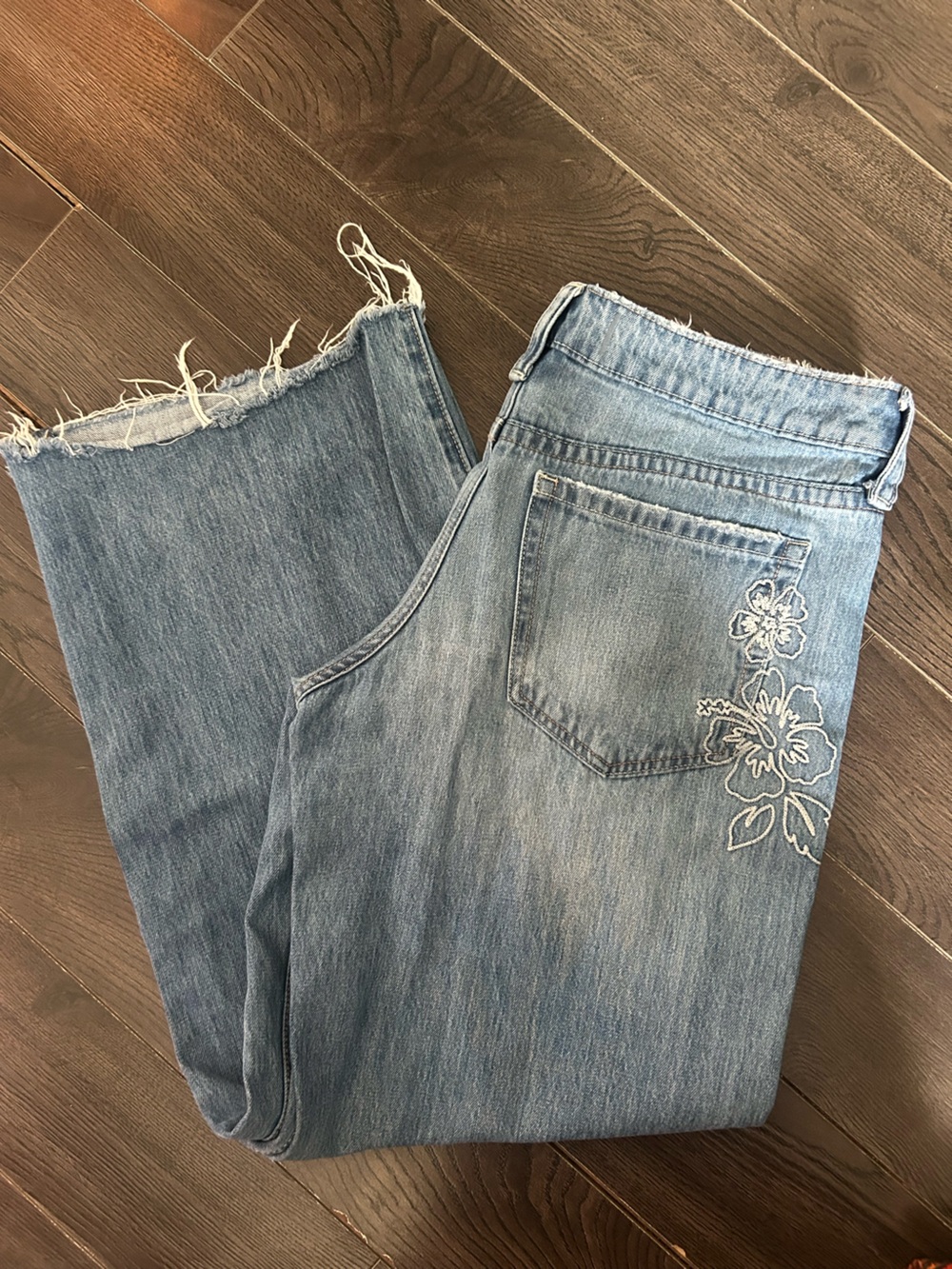 Hollister Light Blue Floral-Embroidered Cropped Jeans